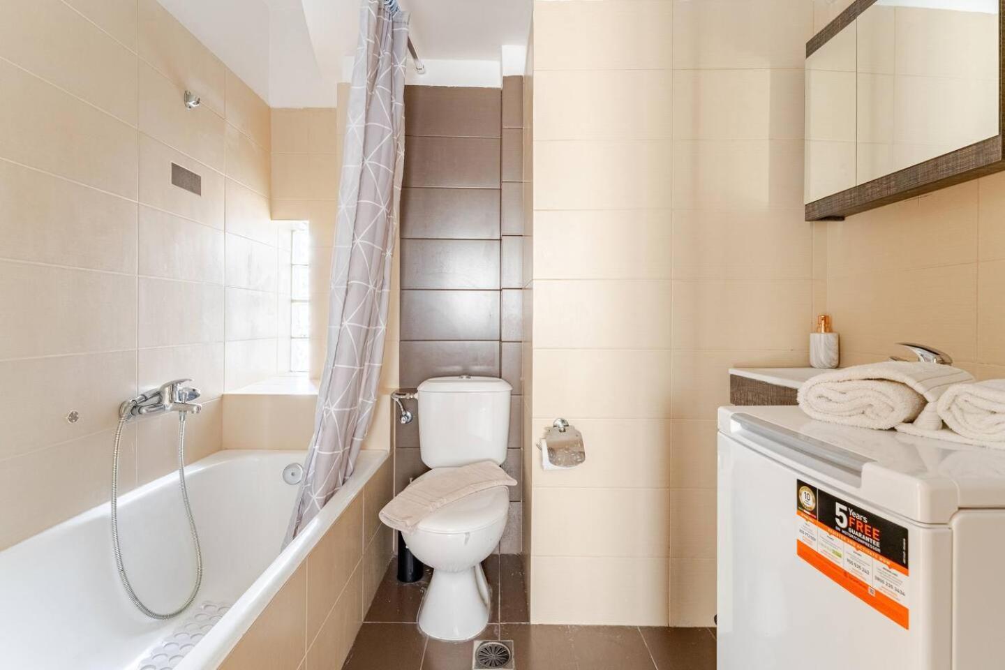 شقة Lux & Style 75Sqm With Private Parking In أثينا المظهر الخارجي الصورة